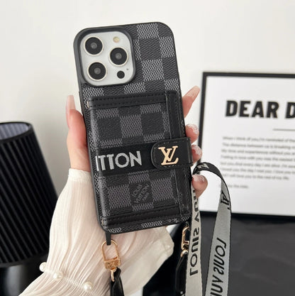 アップサイクルされたルイ・ヴィトンの iPhone ウォレット フォン ケース