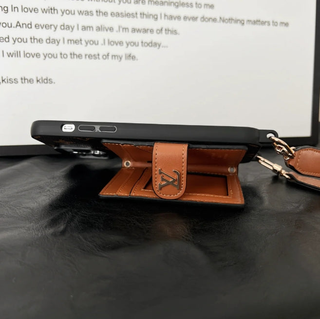 アップサイクルされたルイ・ヴィトンの iPhone ウォレット フォン ケース