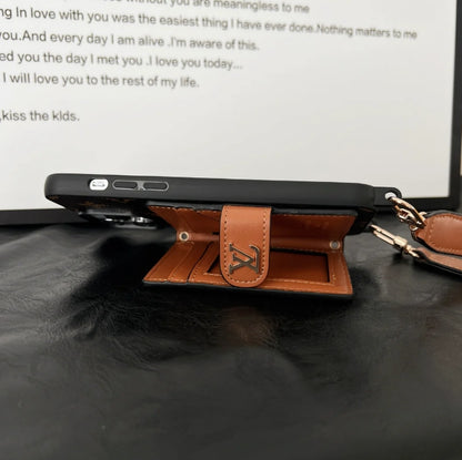 アップサイクルされたルイ・ヴィトンの iPhone ウォレット フォン ケース