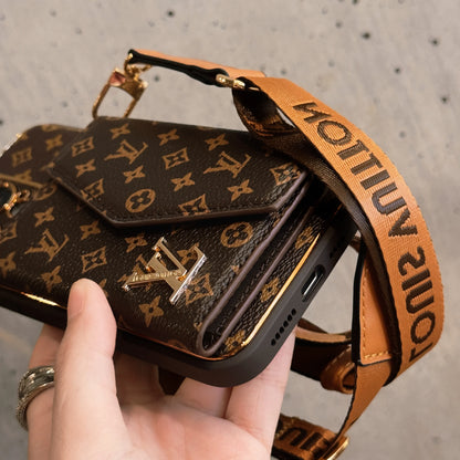 高級レザー iPhone ケース ウォレットとストラップ付き ブラウン