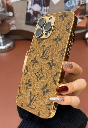 ゴールドの縁取りが施された新デザインのソフトラグジュアリー LV iPhone ケース