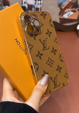 ゴールドの縁取りが施された新デザインのソフトラグジュアリー LV iPhone ケース