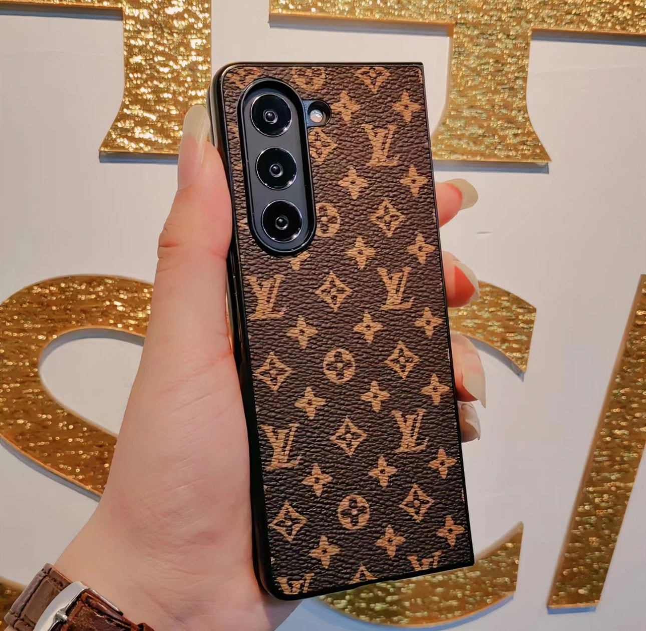 Z Foldシリーズ用プレミアムLVレザーケース